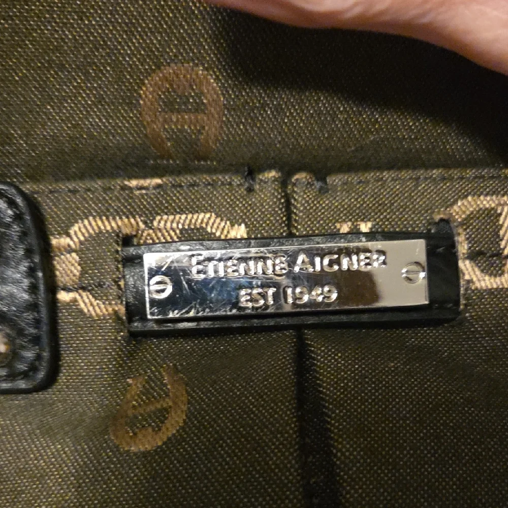 VEUC Etienne Aigner Black and Brown Shoulder Bag - Picture 5 of 15